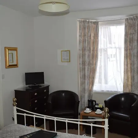 Ellerbrook House 4*