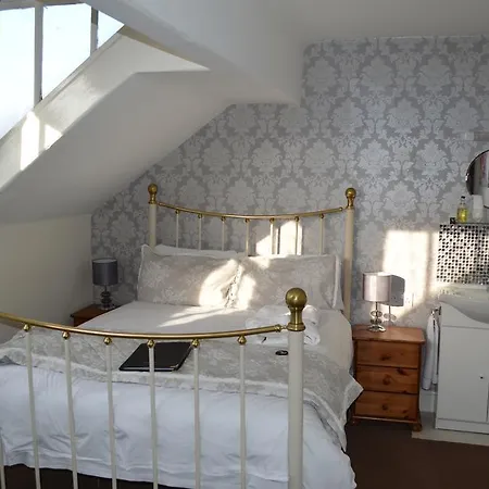 Guest house Ellerbrook House