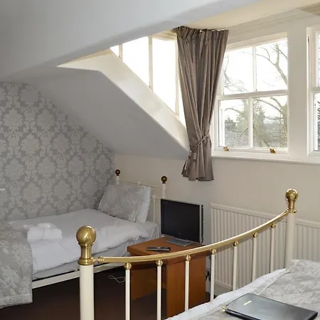 Guest house Ellerbrook House 4*