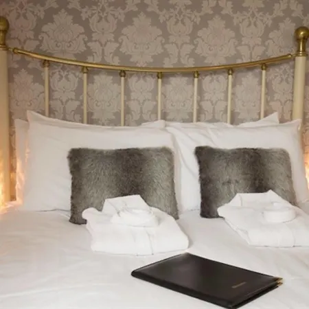 Guest house Ellerbrook House