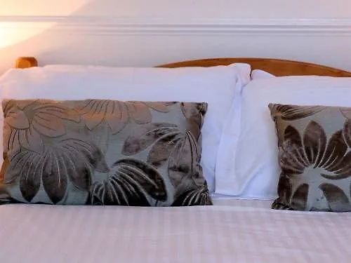 ゲストハウス エラーブルーク ハウス カーライル