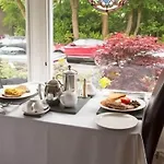 Ellerbrook House 4*